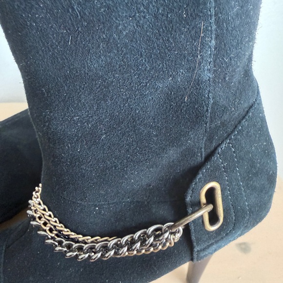 New Elegant Black Over-the-Knee Boots with 3 Chain Detail - Picture 4 of 5